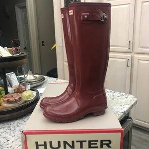 Hunter tall rain boot